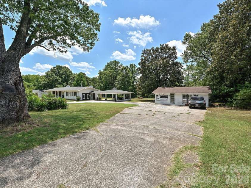 3501 Parkwood School Road, Monroe, NC 28112.  MLS# CAR4399540, YatesRealty ID 36464. 