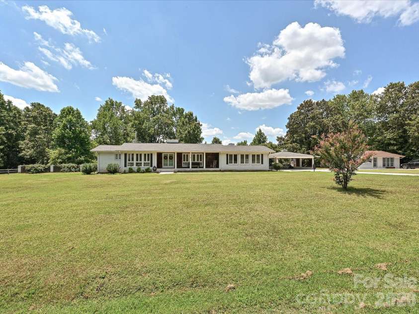 3501 Parkwood School Road, Monroe, NC 28112.  MLS# CAR4399540, YatesRealty ID 36464. 