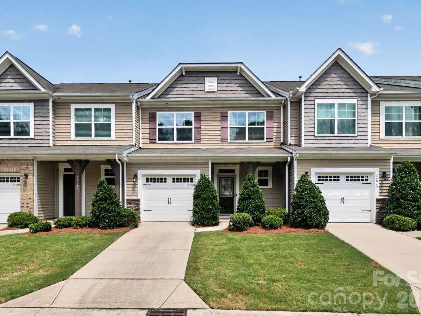 14943 Savannah Hall Drive, Charlotte, NC 28273.  MLS# CAR4402026, YatesRealty ID 36465. 