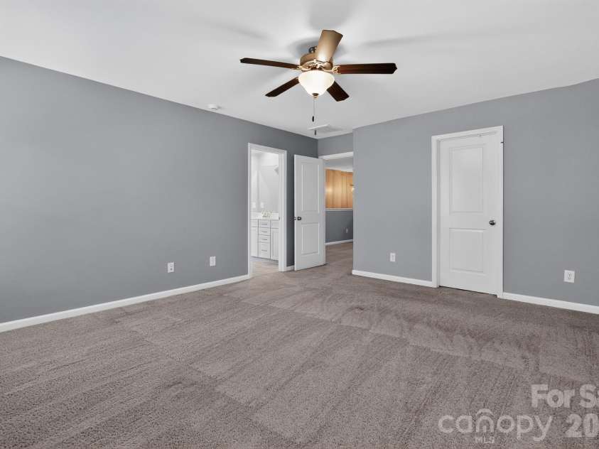 14943 Savannah Hall Drive, Charlotte, NC 28273.  MLS# CAR4402026, YatesRealty ID 36465. 