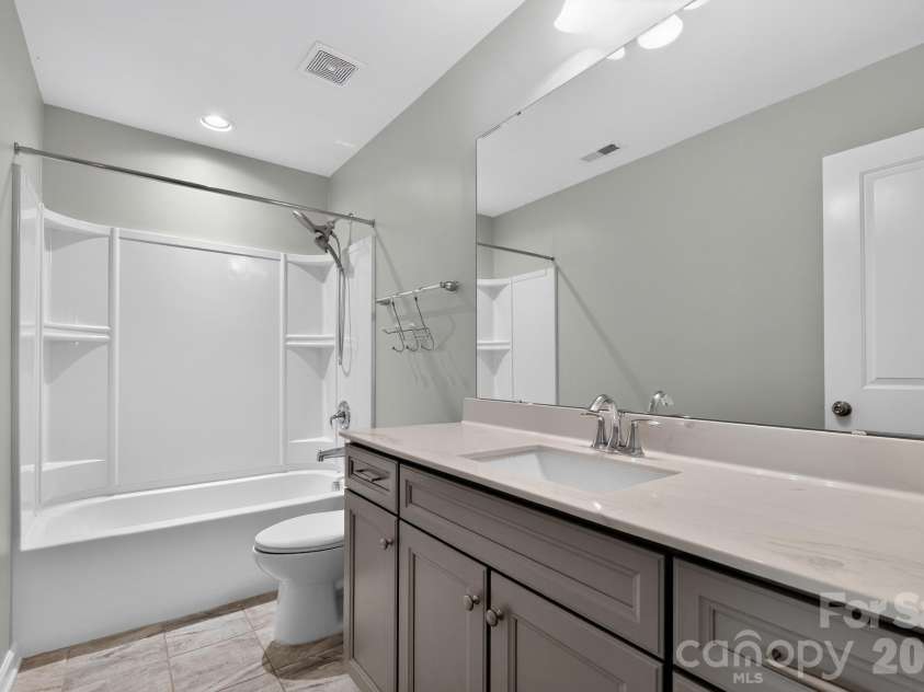 14943 Savannah Hall Drive, Charlotte, NC 28273.  MLS# CAR4402026, YatesRealty ID 36465. 