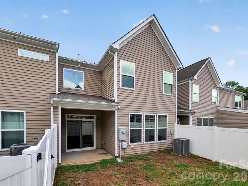 14943 Savannah Hall Drive, Charlotte, NC 28273.  MLS# CAR4402026, YatesRealty ID 36465. 