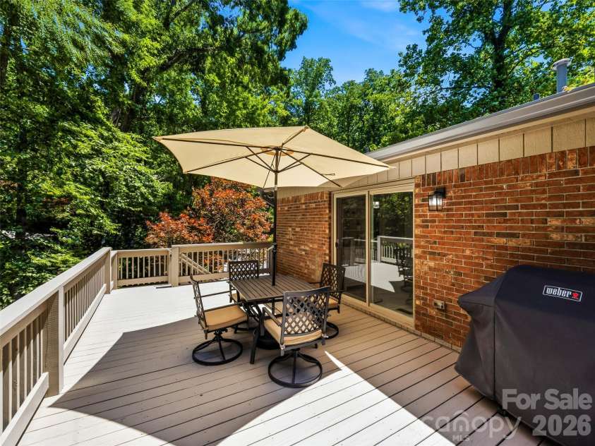 518 Starmount Lane, Hendersonville, NC 28791.  MLS# CAR4402876, YatesRealty ID 36466. 