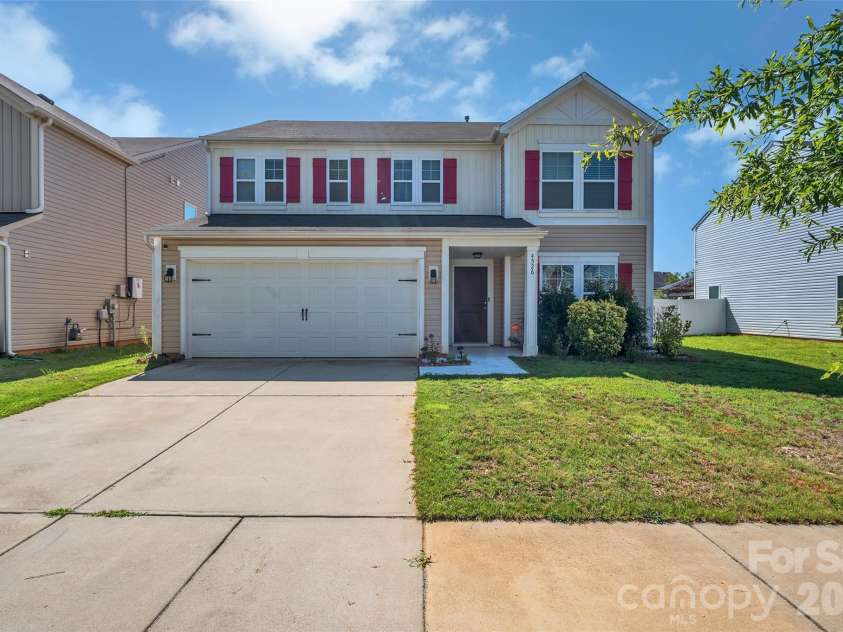 4526 Carnation Court, Charlotte, NC 28269.  MLS# CAR4402927, YatesRealty ID 36469. 