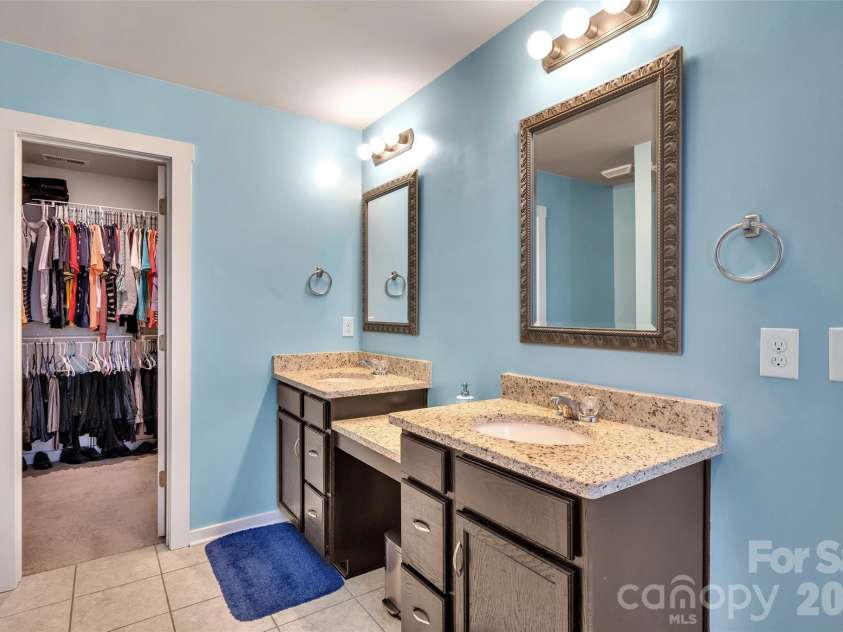 4526 Carnation Court, Charlotte, NC 28269.  MLS# CAR4402927, YatesRealty ID 36469. 