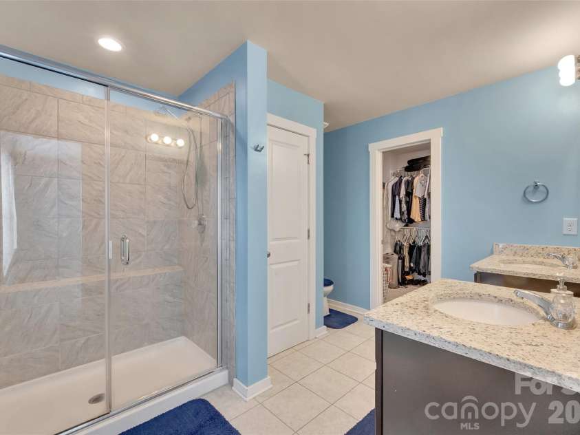 4526 Carnation Court, Charlotte, NC 28269.  MLS# CAR4402927, YatesRealty ID 36469. 