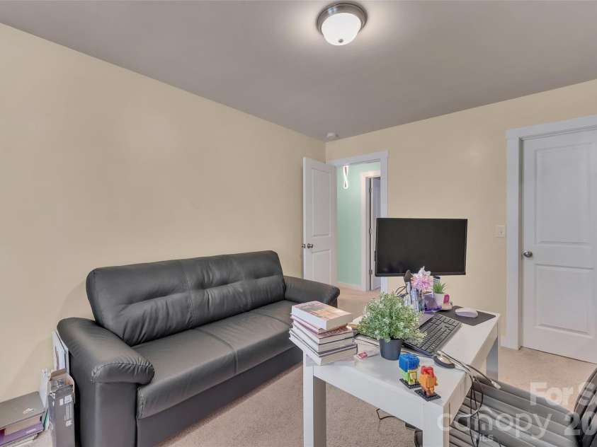 4526 Carnation Court, Charlotte, NC 28269.  MLS# CAR4402927, YatesRealty ID 36469. 