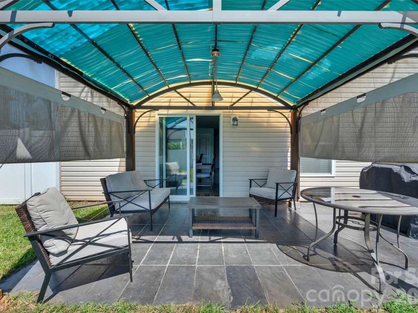 4526 Carnation Court, Charlotte, NC 28269.  MLS# CAR4402927, YatesRealty ID 36469. 