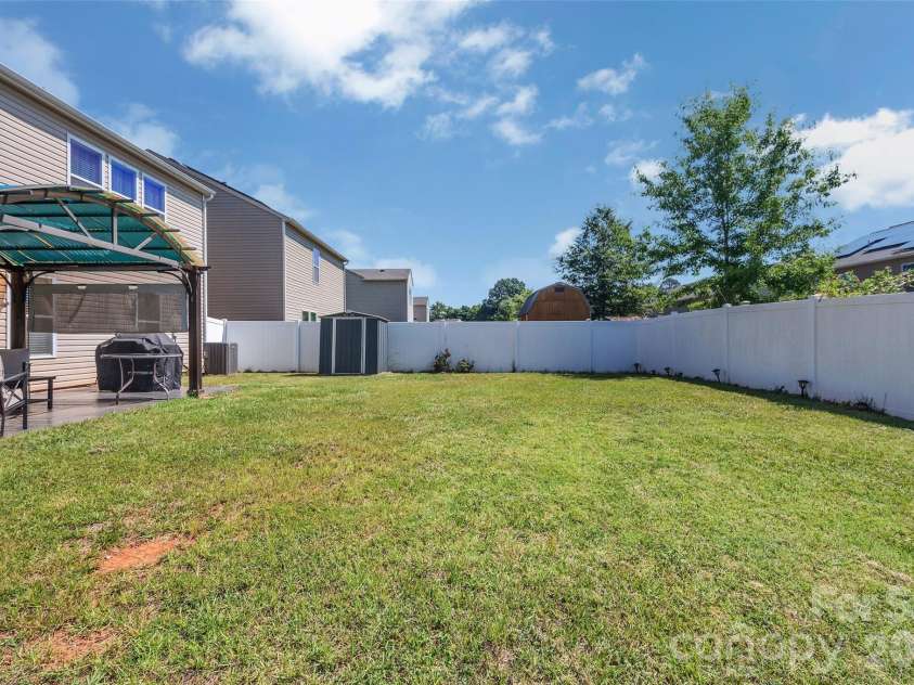 4526 Carnation Court, Charlotte, NC 28269.  MLS# CAR4402927, YatesRealty ID 36469. 