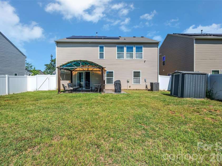 4526 Carnation Court, Charlotte, NC 28269.  MLS# CAR4402927, YatesRealty ID 36469. 