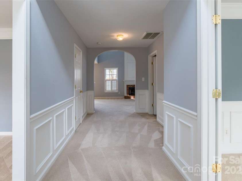 11318 Glenstone Court, Charlotte, NC 28269.  MLS# CAR4328105, YatesRealty ID 3647. 