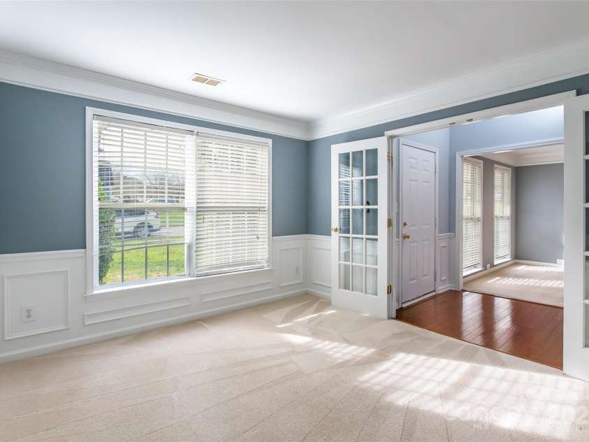 11318 Glenstone Court, Charlotte, NC 28269.  MLS# CAR4328105, YatesRealty ID 3647. 