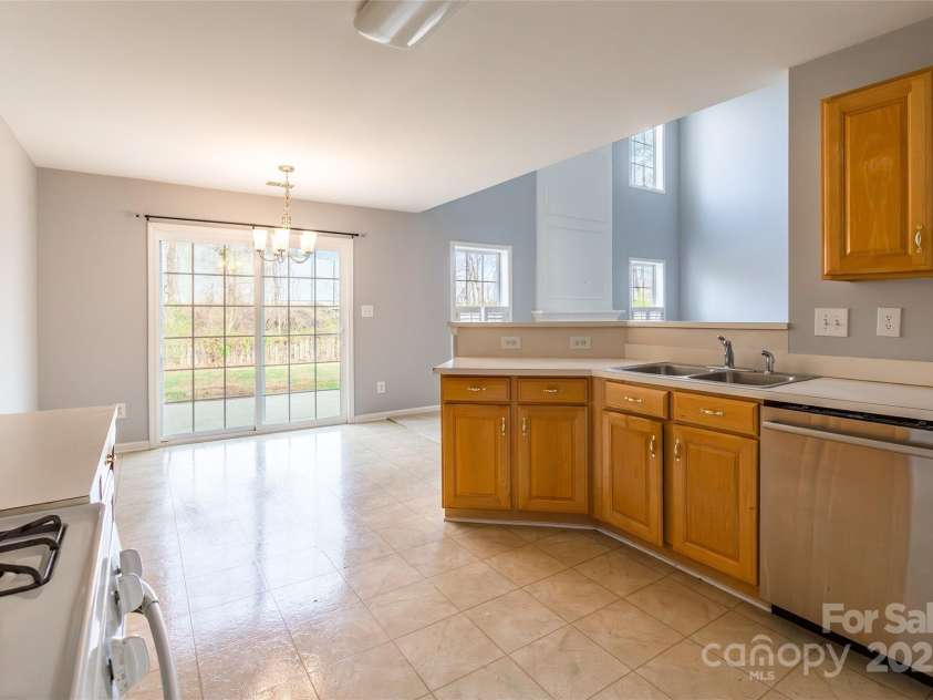 11318 Glenstone Court, Charlotte, NC 28269.  MLS# CAR4328105, YatesRealty ID 3647. 