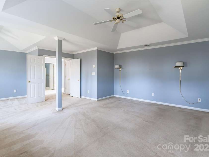 11318 Glenstone Court, Charlotte, NC 28269.  MLS# CAR4328105, YatesRealty ID 3647. 