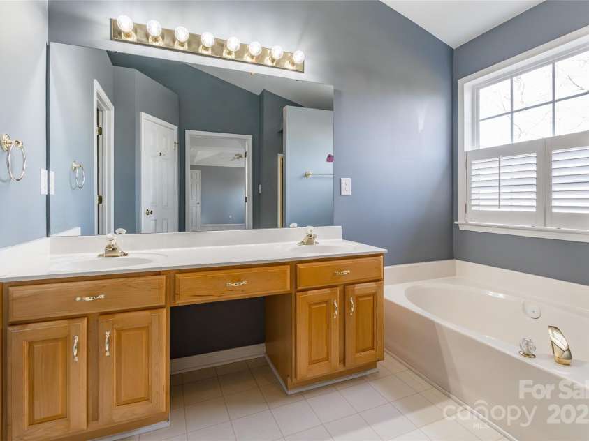 11318 Glenstone Court, Charlotte, NC 28269.  MLS# CAR4328105, YatesRealty ID 3647. 