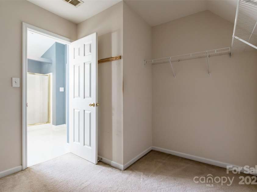 11318 Glenstone Court, Charlotte, NC 28269.  MLS# CAR4328105, YatesRealty ID 3647. 