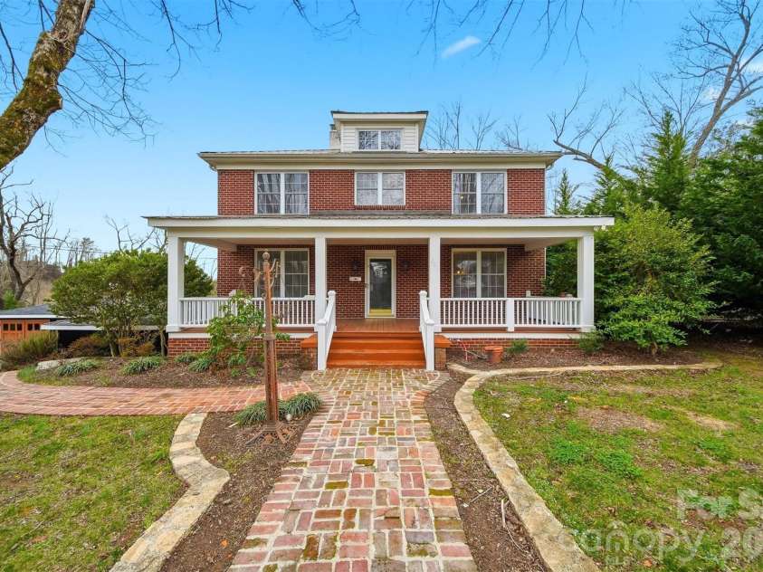 209 Abernathy Street, Lenoir, NC 28645.  MLS# CAR4355061, YatesRealty ID 3647. 