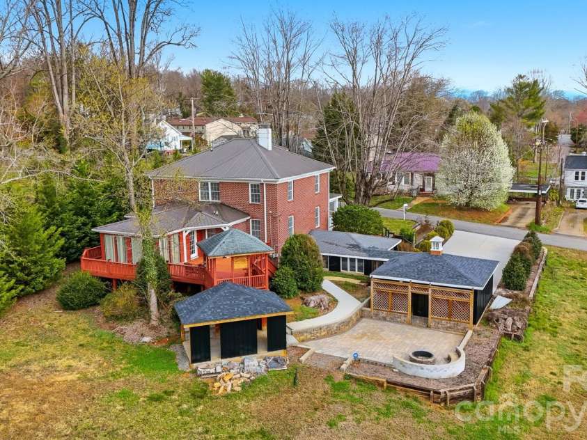209 Abernathy Street, Lenoir, NC 28645.  MLS# CAR4355061, YatesRealty ID 3647. 
