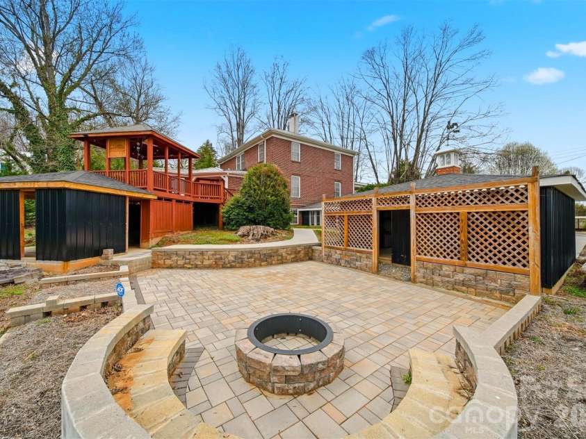 209 Abernathy Street, Lenoir, NC 28645.  MLS# CAR4355061, YatesRealty ID 3647. 