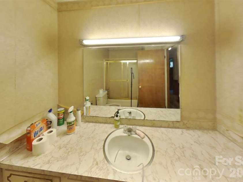 175 Westmoreland Road, Mooresville, NC 28115.  MLS# CAR4403128, YatesRealty ID 36471. Bathroom 2