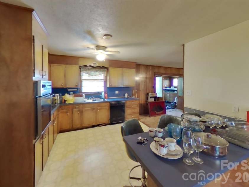 175 Westmoreland Road, Mooresville, NC 28115.  MLS# CAR4403128, YatesRealty ID 36471. Kitchen