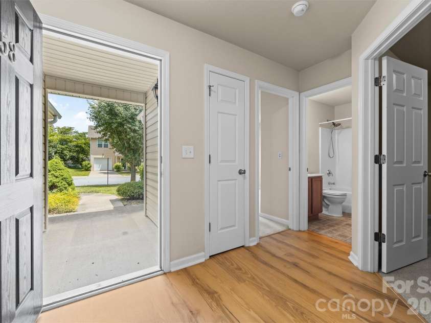 58 Lilac Fields Way, Arden, NC 28704.  MLS# CAR4403318, YatesRealty ID 36473. Entry