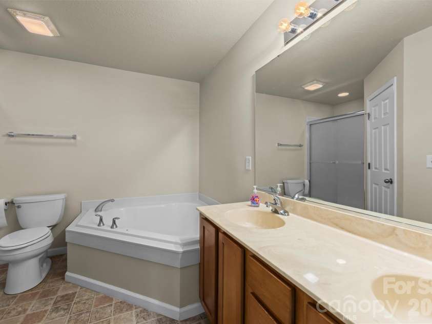 58 Lilac Fields Way, Arden, NC 28704.  MLS# CAR4403318, YatesRealty ID 36473. Primary Bathroom