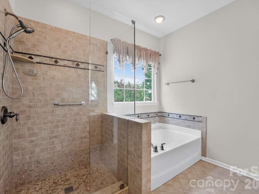 5918 Phyliss Lane, Charlotte, NC 28227.  MLS# CAR4403365, YatesRealty ID 36475. 