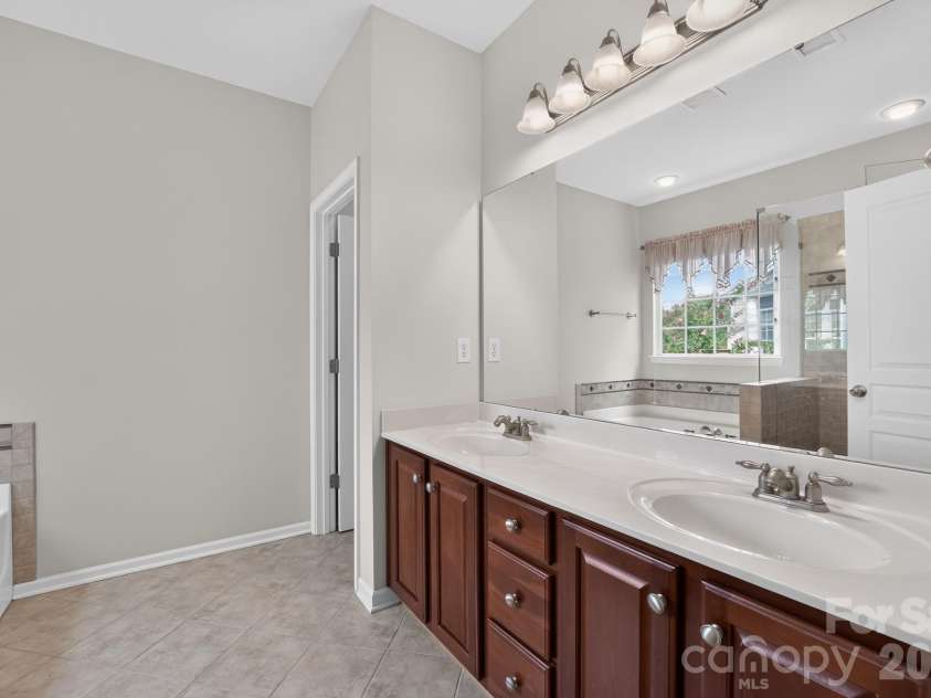 5918 Phyliss Lane, Charlotte, NC 28227.  MLS# CAR4403365, YatesRealty ID 36475. 