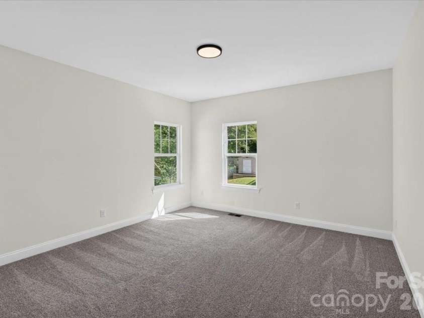 228 Hillside Avenue, Concord, NC 28025.  MLS# CAR4402795, YatesRealty ID 36476. Large Primary Bedroom