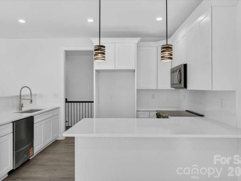 228 Hillside Avenue, Concord, NC 28025.  MLS# CAR4402795, YatesRealty ID 36476. Peninsula for Seating