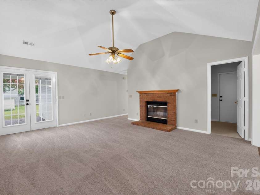 556 Viking Drive, Concord, NC 28025.  MLS# CAR4403378, YatesRealty ID 36477. 