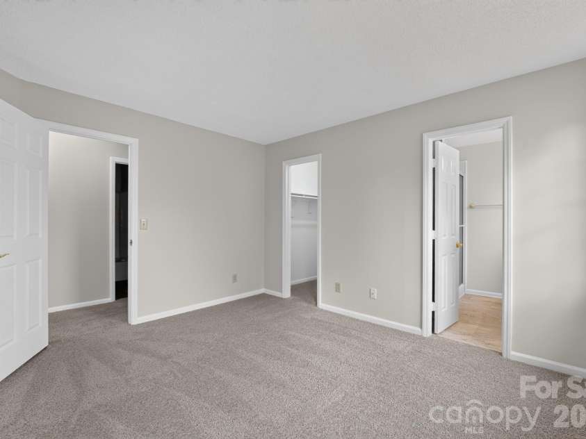 556 Viking Drive, Concord, NC 28025.  MLS# CAR4403378, YatesRealty ID 36477. 