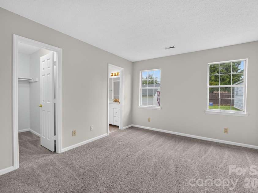 556 Viking Drive, Concord, NC 28025.  MLS# CAR4403378, YatesRealty ID 36477. 