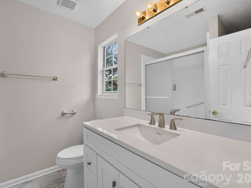 556 Viking Drive, Concord, NC 28025.  MLS# CAR4403378, YatesRealty ID 36477. 