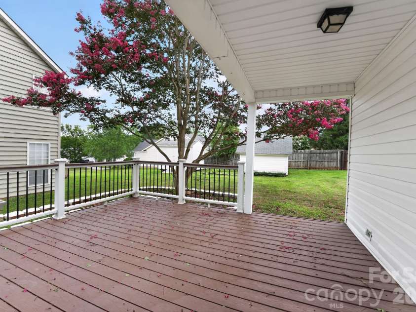 556 Viking Drive, Concord, NC 28025.  MLS# CAR4403378, YatesRealty ID 36477. 