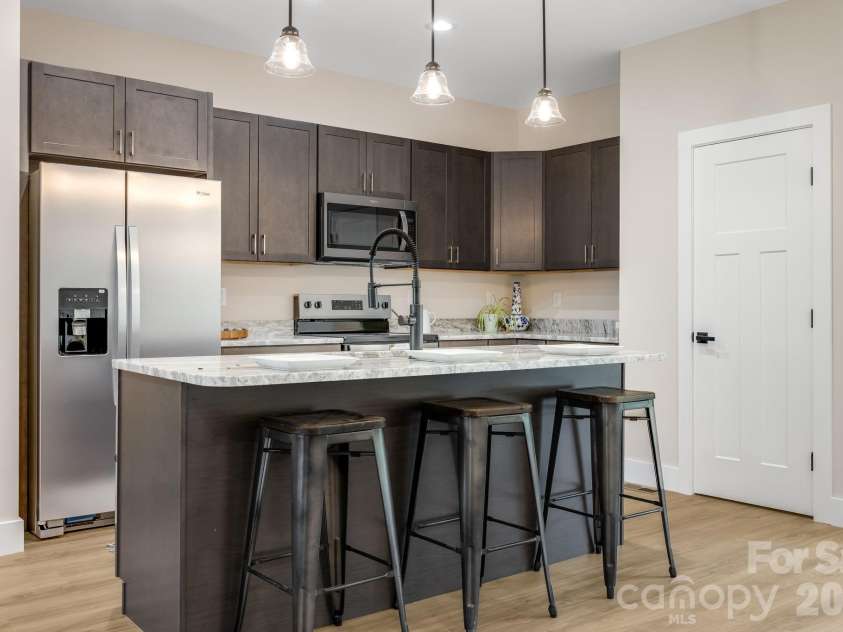 91 Winston Avenue, Asheville, NC 28803.  MLS# CAR4401592, YatesRealty ID 36478. 