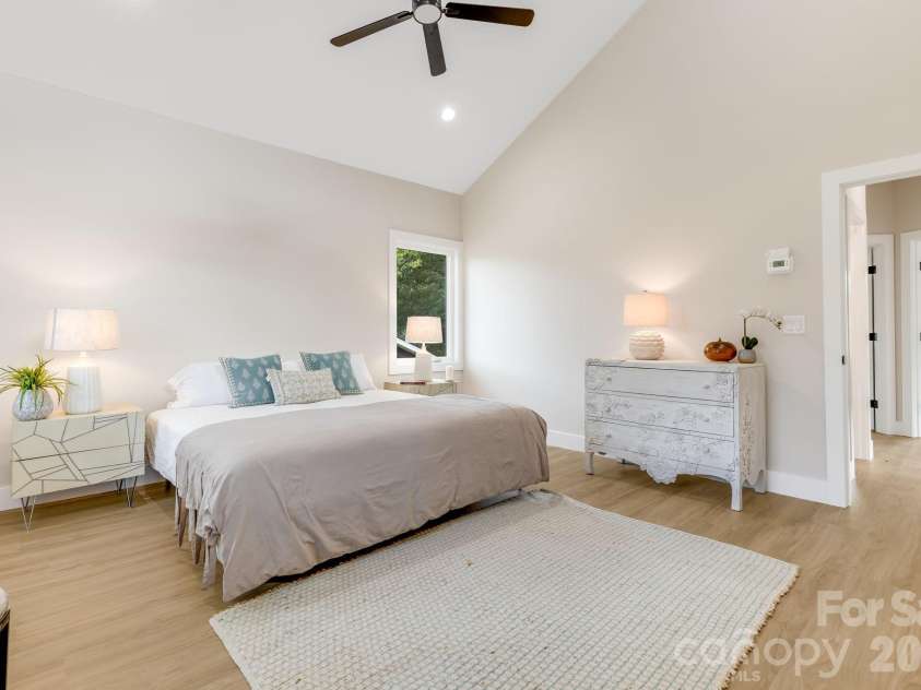91 Winston Avenue, Asheville, NC 28803.  MLS# CAR4401592, YatesRealty ID 36478. 