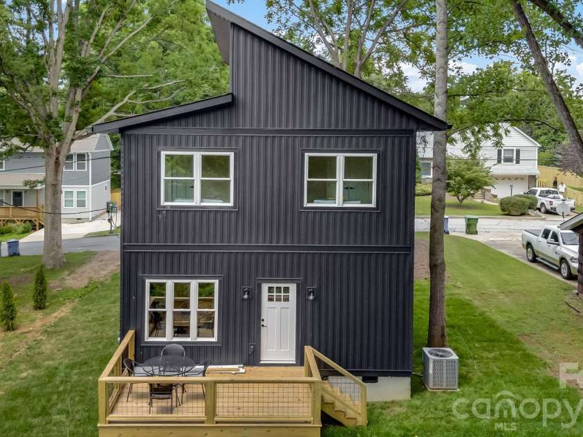 91 Winston Avenue, Asheville, NC 28803.  MLS# CAR4401592, YatesRealty ID 36478. 