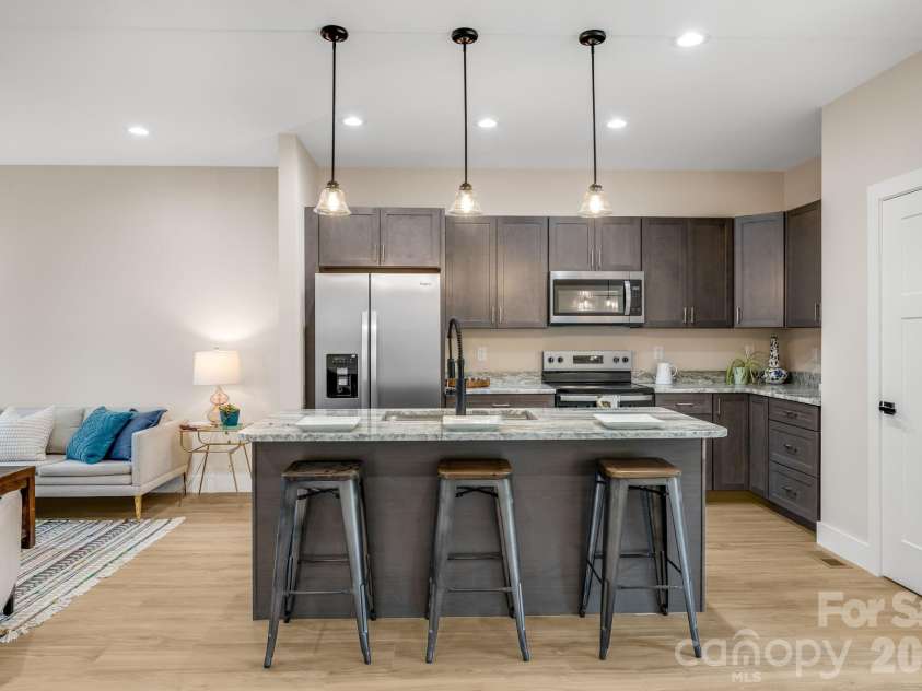 91 Winston Avenue, Asheville, NC 28803.  MLS# CAR4401592, YatesRealty ID 36478. Kitchen