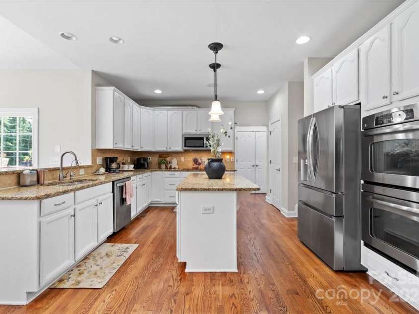 110 Isle Run Drive, Mooresville, NC 28117.  MLS# CAR4269244, YatesRealty ID 3648. Kitchen