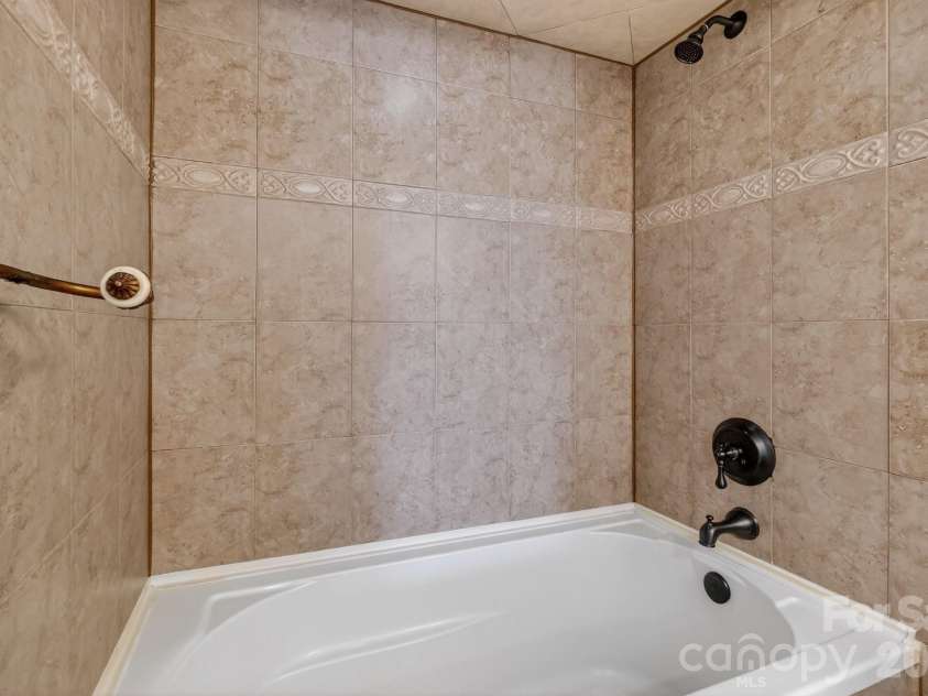 20407 Harborgate Court, Cornelius, NC 28031.  MLS# CAR4357253, YatesRealty ID 3648. 