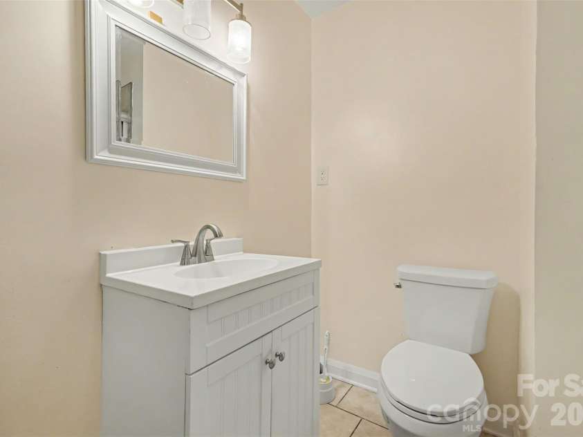 298 Enwood Drive, Charlotte, NC 28214.  MLS# CAR4402480, YatesRealty ID 36481. 