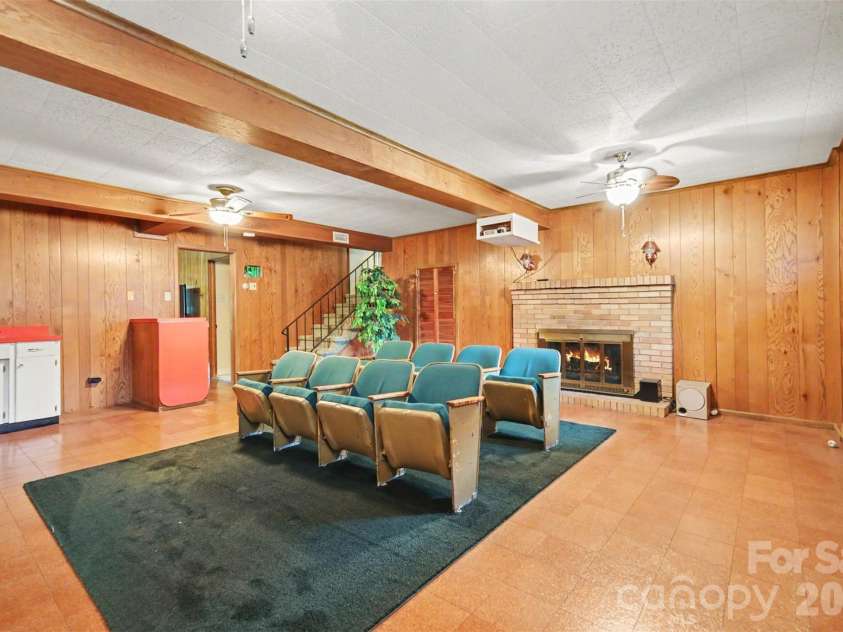 298 Enwood Drive, Charlotte, NC 28214.  MLS# CAR4402480, YatesRealty ID 36481. 