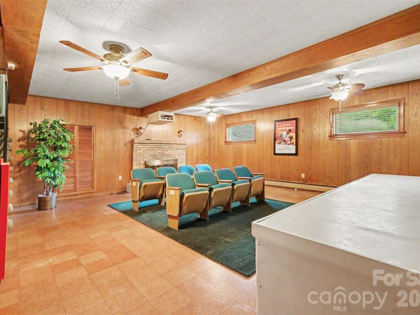 298 Enwood Drive, Charlotte, NC 28214.  MLS# CAR4402480, YatesRealty ID 36481. 