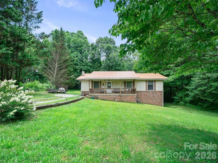 115 Hollifield Street, Spruce Pine, NC 28777.  MLS# CAR4403417, YatesRealty ID 36482. 