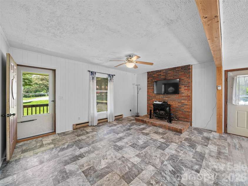 115 Hollifield Street, Spruce Pine, NC 28777.  MLS# CAR4403417, YatesRealty ID 36482. 