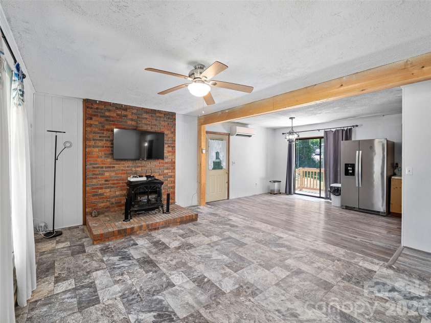 115 Hollifield Street, Spruce Pine, NC 28777.  MLS# CAR4403417, YatesRealty ID 36482. 