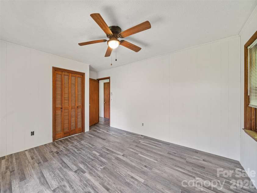 115 Hollifield Street, Spruce Pine, NC 28777.  MLS# CAR4403417, YatesRealty ID 36482. 