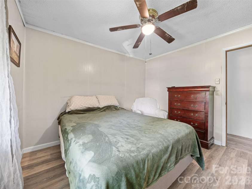115 Hollifield Street, Spruce Pine, NC 28777.  MLS# CAR4403417, YatesRealty ID 36482. 